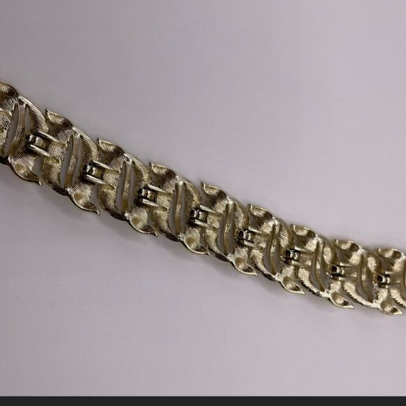 VINTAGE LISNER MCM GOLD TONE BRACELET 7" EXCELLENT CONDITION - Picture 7 of 11